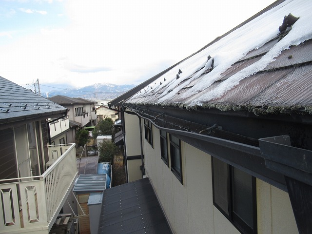 笛吹市　雪害雨樋破損